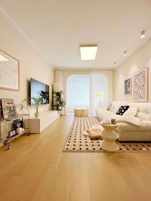 谁懂啊！最近刷到好多自装奶油风的家，每看一次都想把自己家拆了重装！

这两年奶油