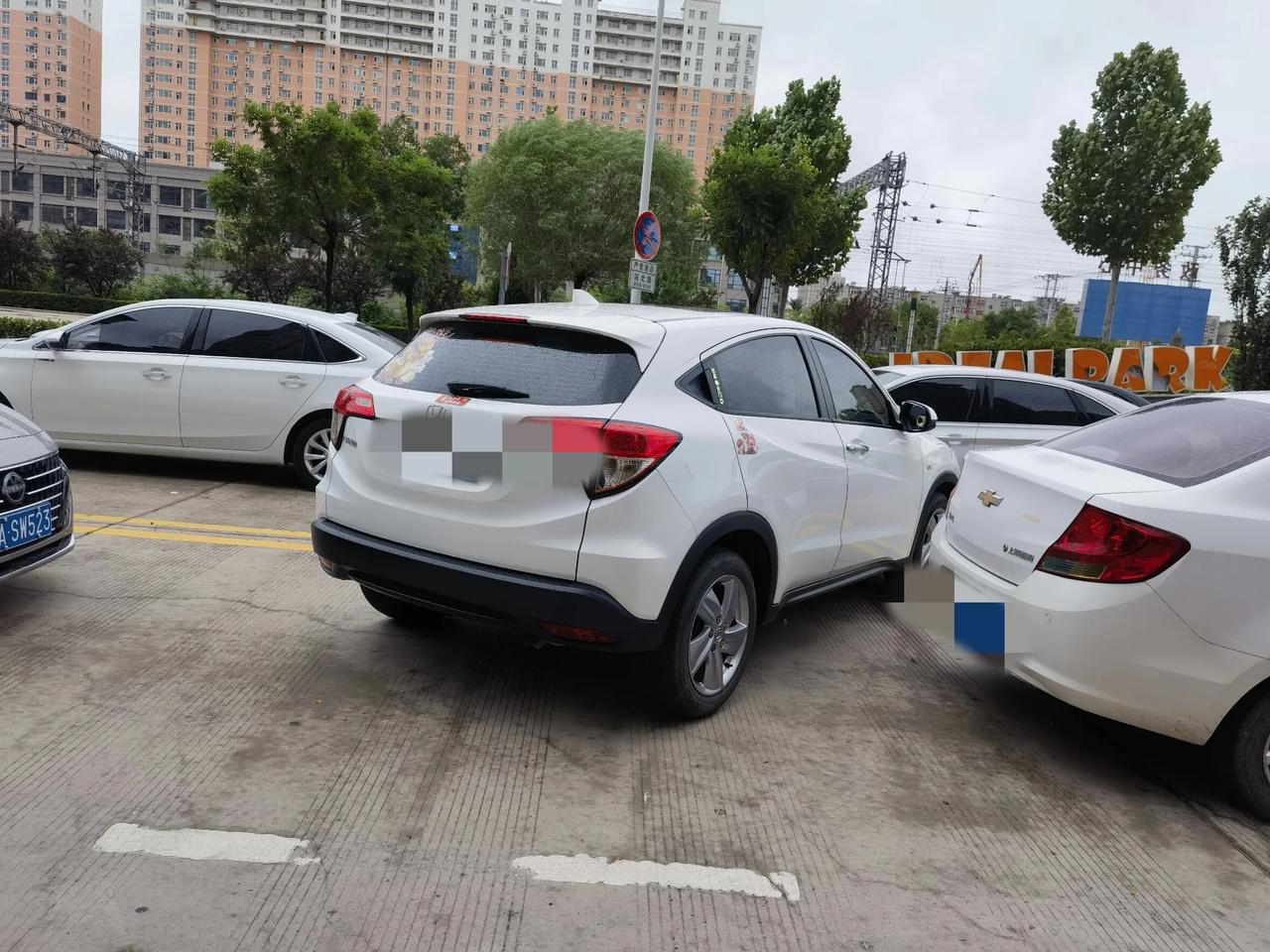 话说，那个提出女乘客可以选择女司机的人是个天才
深夜，网约车上的对话
娇滴滴乘客