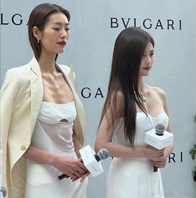 这身材形成了鲜明的对比 ​​​
