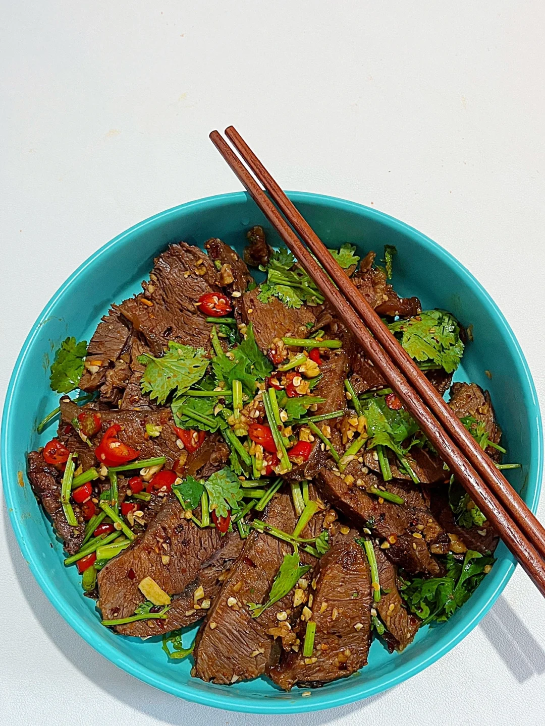 今天吃什么🥢🥢巨好吃的香菜拌牛肉（附教程）