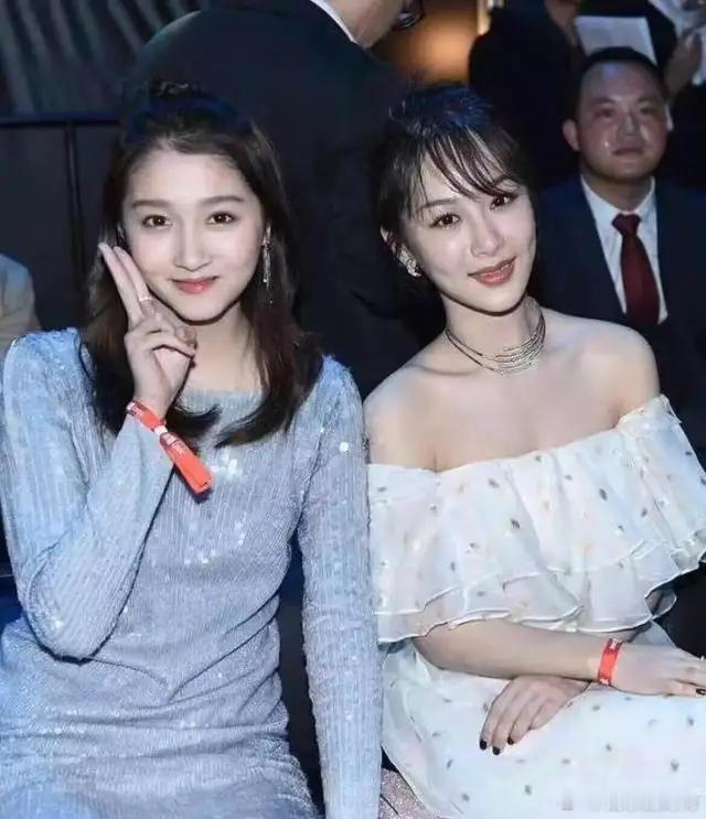 眼睛最能看出年纪感，关晓彤老了应该也比较好看，这不是年龄问题，是长相的问题 ​​