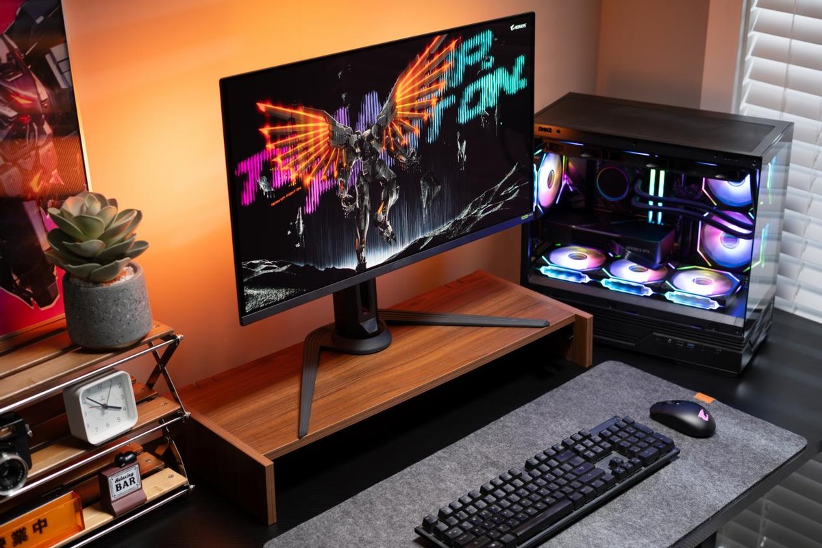 2025年显示器市场年度盘点：电竞市场乱战，新技术应用眼花缭乱