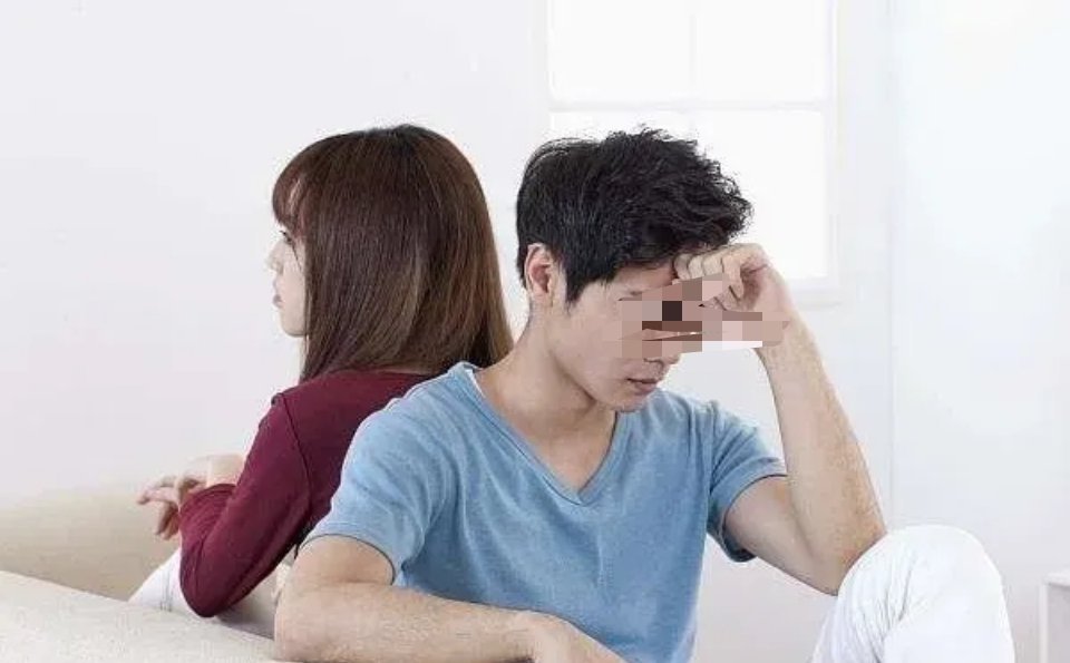 女子长期与男子保持不正当关系，在丈夫发现异常后，提出和男子分开，男子不愿意分手，