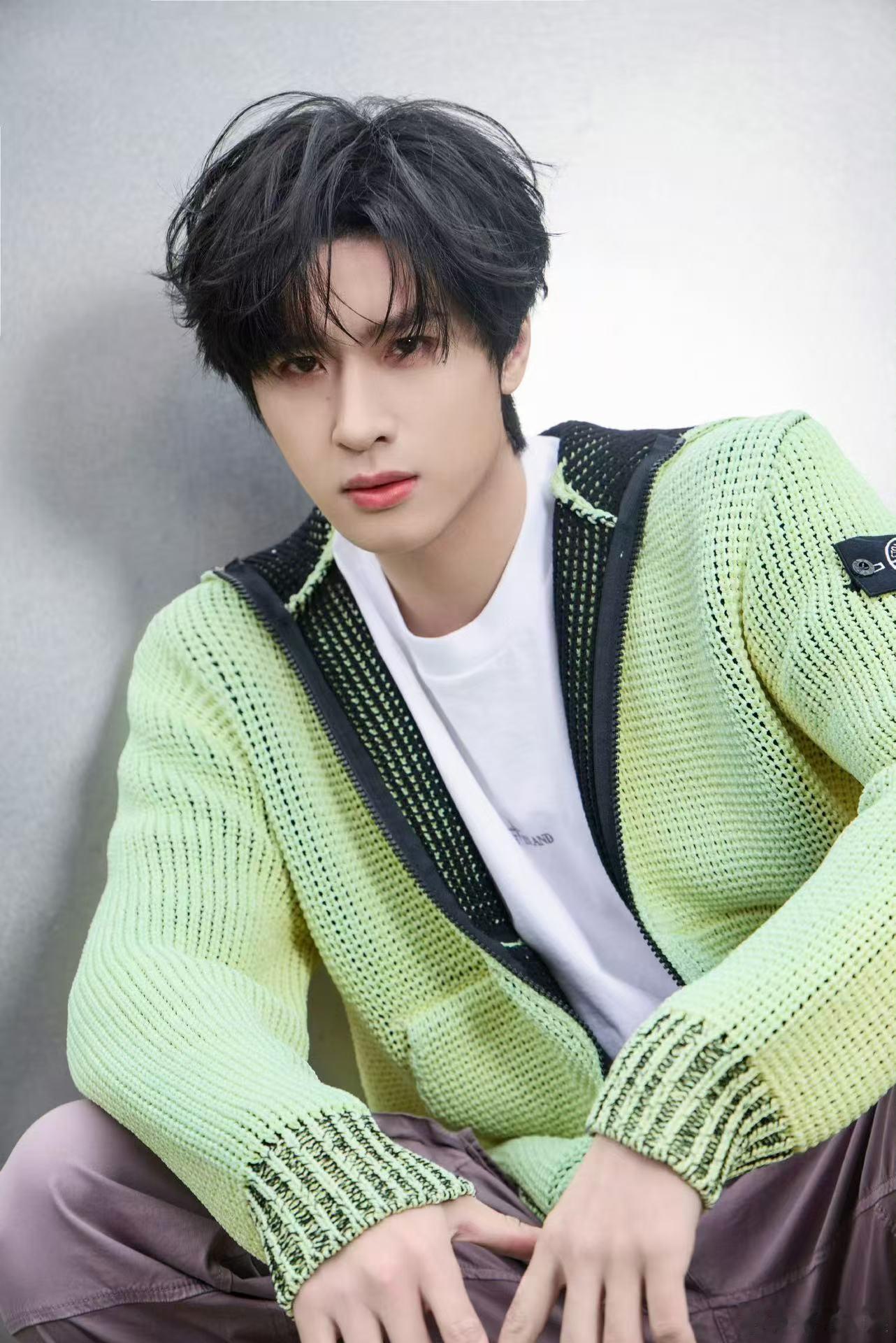 展轩春日look展轩针织外套展轩针织外套，春日look，