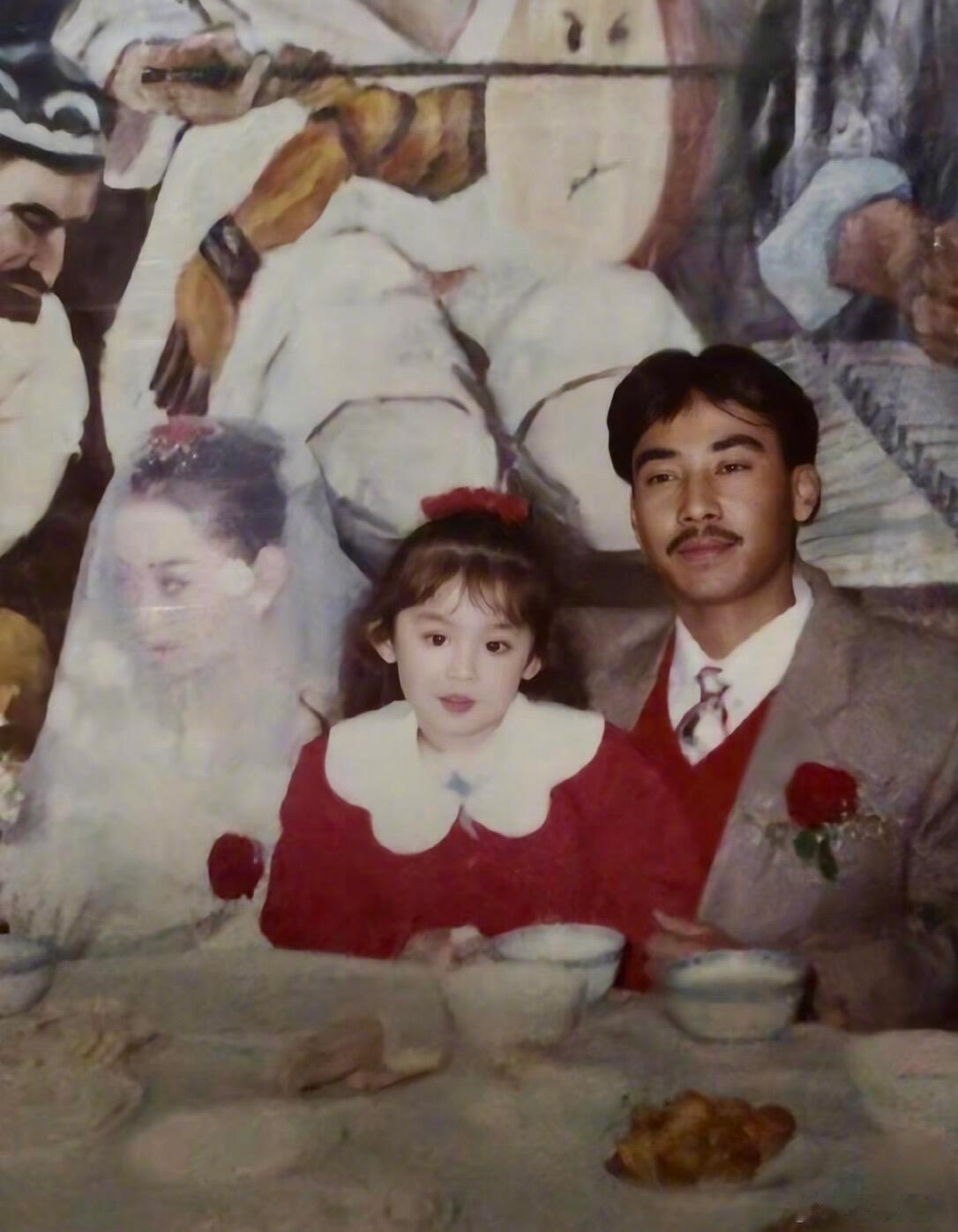 娜扎童年照，小时候就已经是美人完成式了 