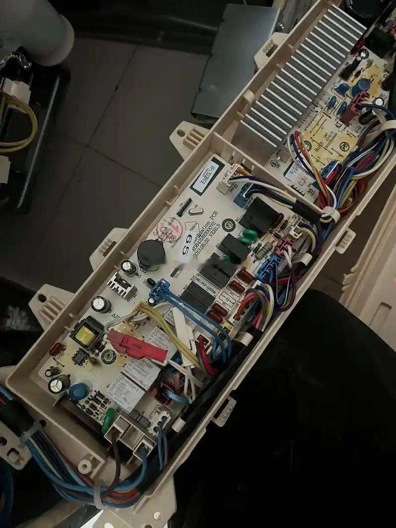 不止啄木鸟！现在的家电维修行业都是一个德性！上来就说主板坏了、电机坏了，目的就是