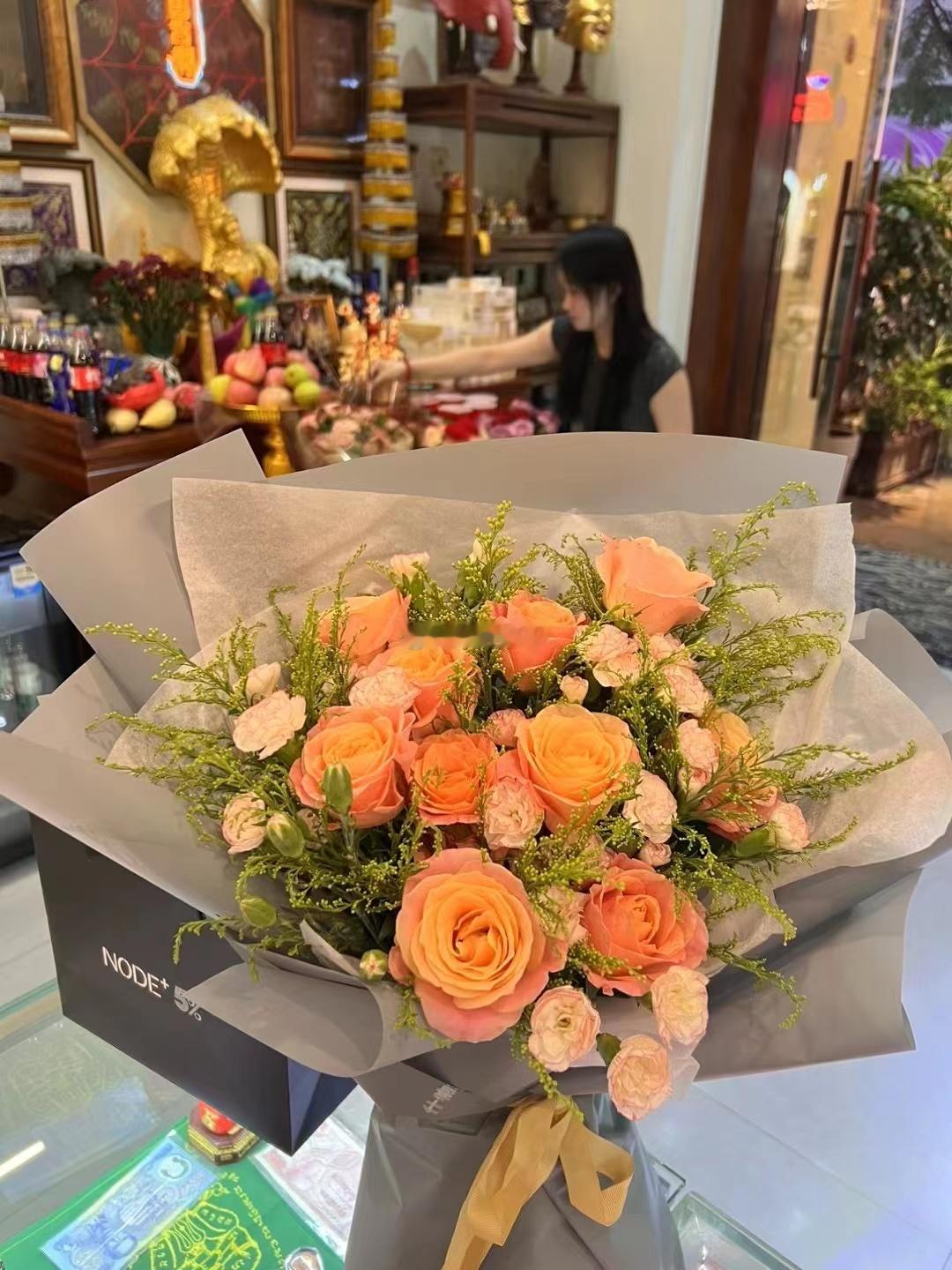 还愿泽度金天神供奉鲜花💐泰国能量佛牌 ​​​