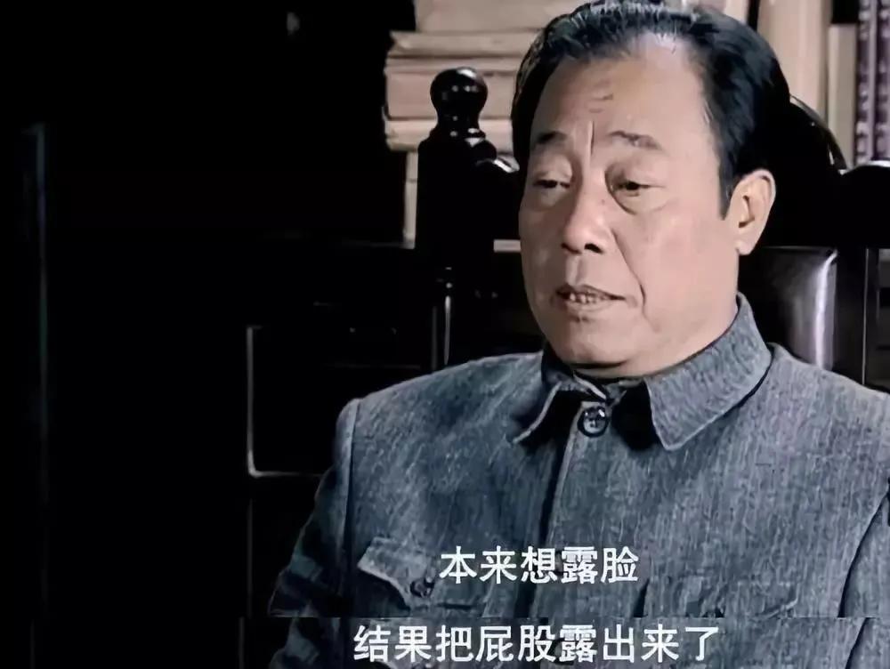 当地时间21日，2025阿联酋迪拜航展最后一天，一架印度国产“光辉”战机在飞行表