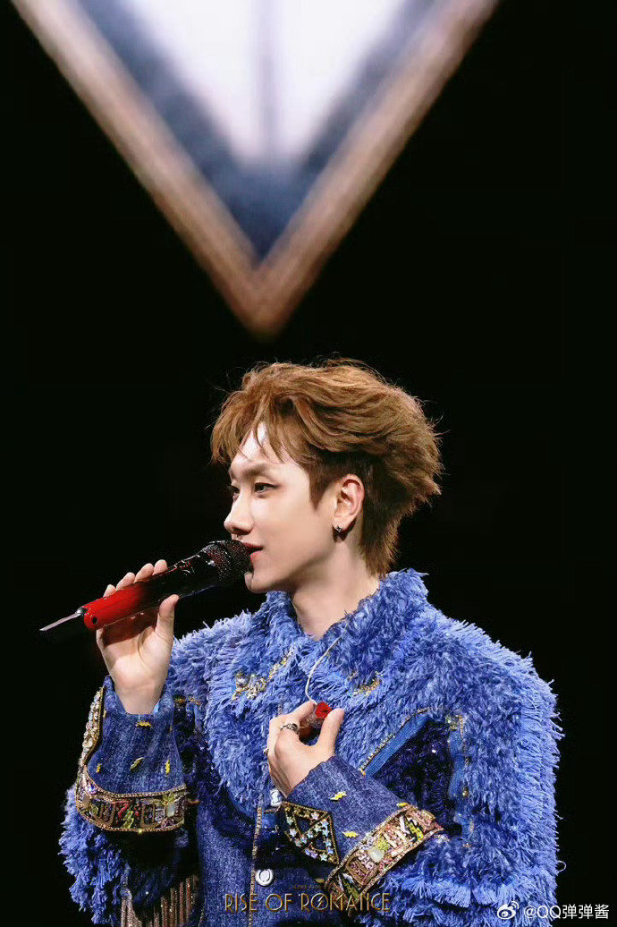 汪苏泷被男粉喊老公的反应墨尔本演唱会名场面！ 男粉狂喊"老公"，汪苏泷瞬间CPU