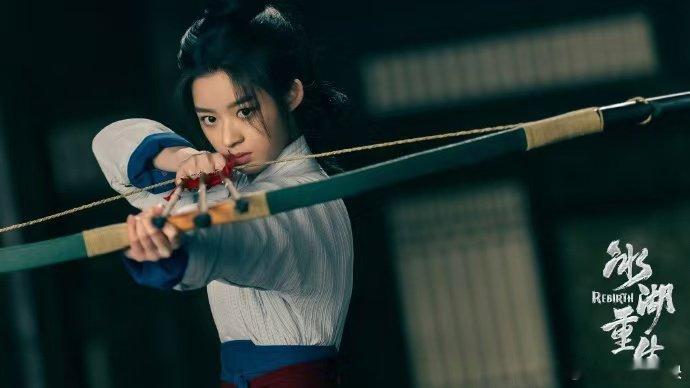 黄杨钿甜冰湖重生眼睛充血镜头被黄杨钿甜的眼神杀到！冰湖重生里楚乔双眼布满血丝，剧