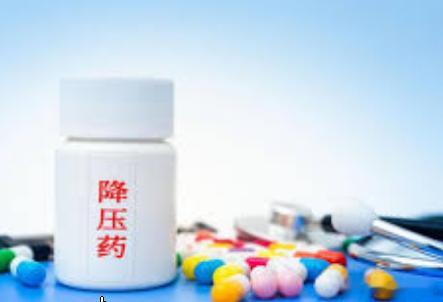 母子吃同款降压药停药后同进医院经过详细询问，该院心脏科高级顾问肖静文医生了解到，