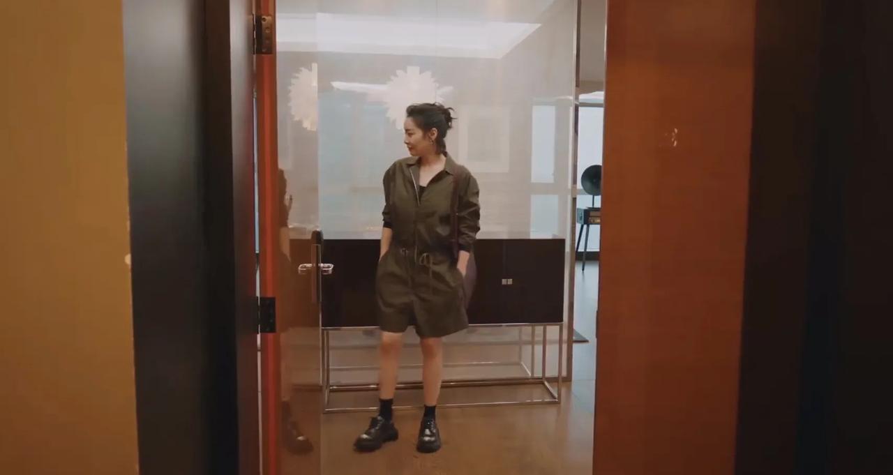 《亲爱的仇敌》：男人和女人的眼光果然是不一样的，罗曼穿上周慕孙拿出来的长靴配她这