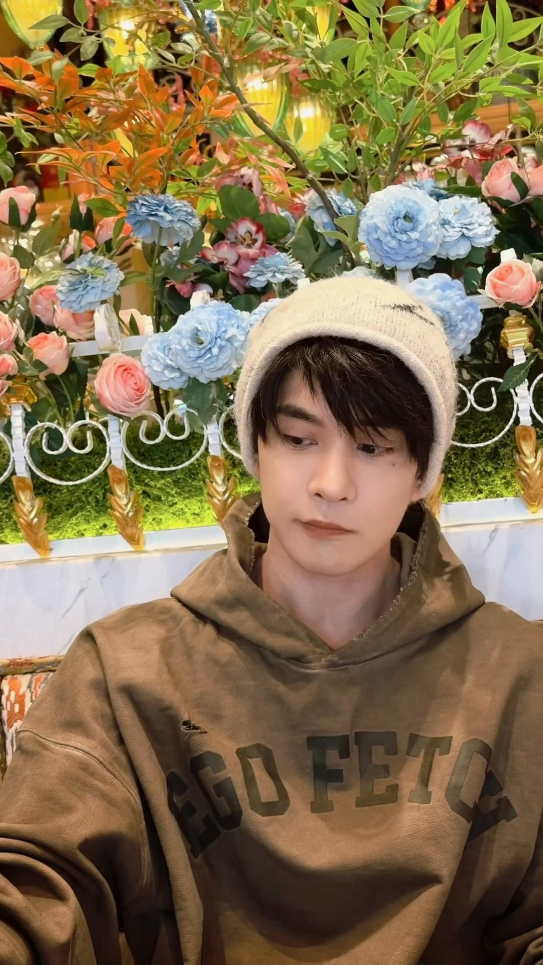 冯建宇live图 冯建宇更新告别三月live图 冷帽大宇好漂亮 有在好好吃饭 期