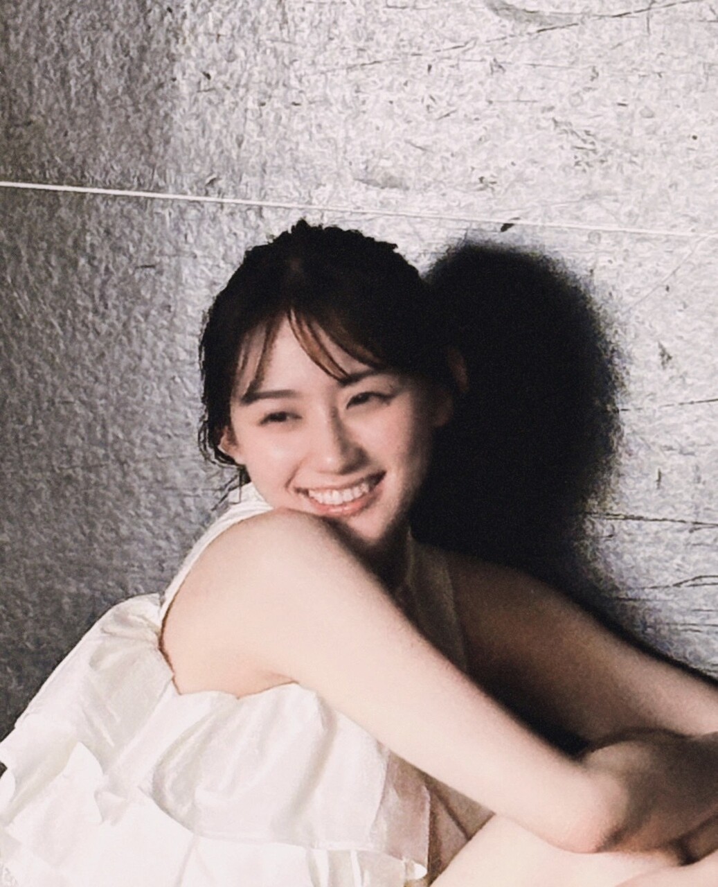 川﨑桜「３年前の表紙と今回を比べてみたら、少しだけ、大人の女性に近づけたような気