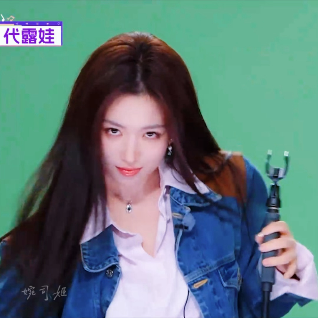 此女竟有爱豆天资👀 