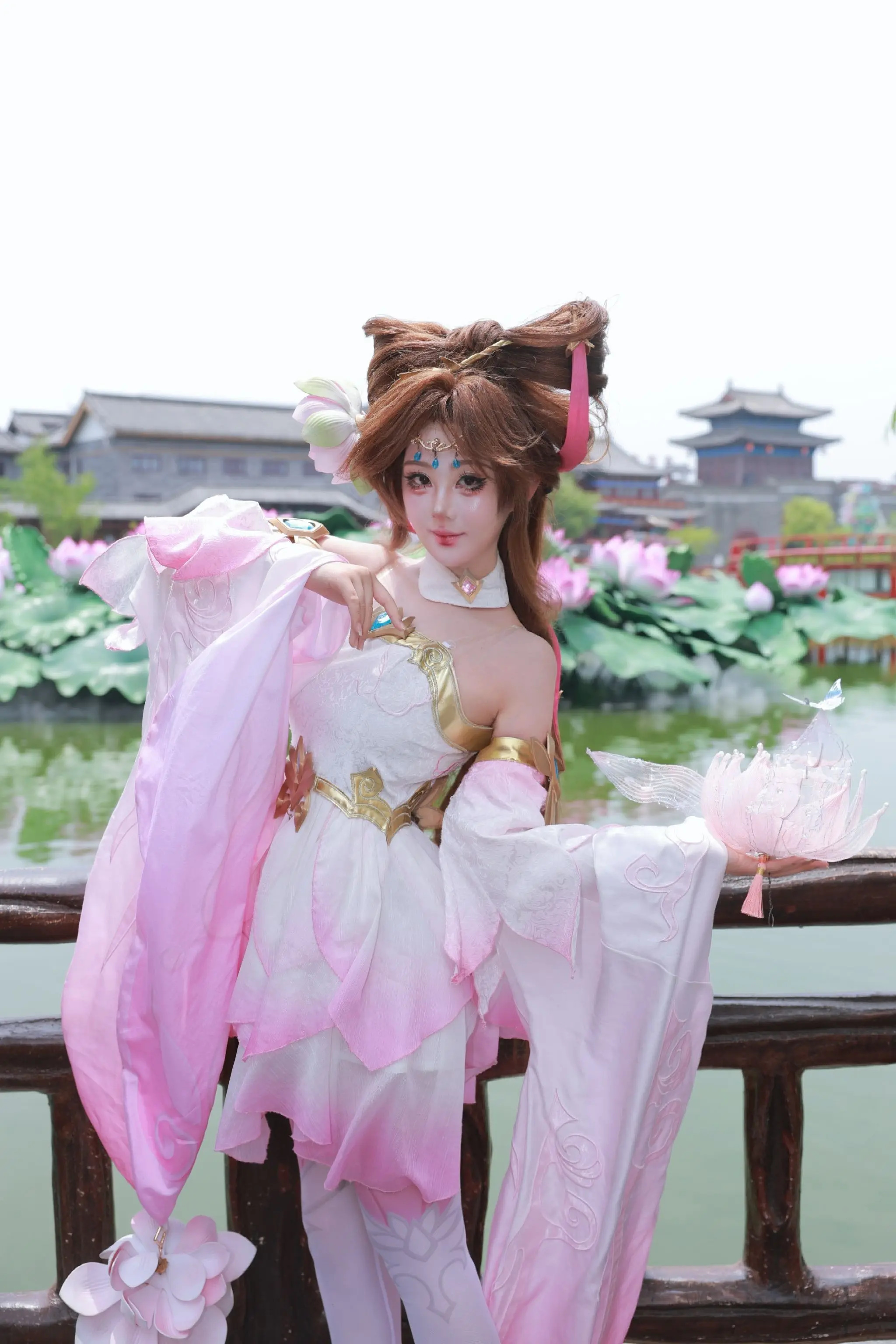 醉里挑灯看剑妾舞阑珊。