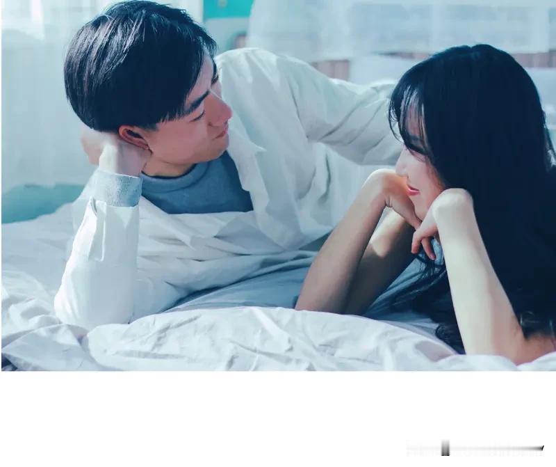 现在很多男男女女拒绝婚前性行为，这事儿得分情况看。
有些女孩拒绝，是秉持传统观念