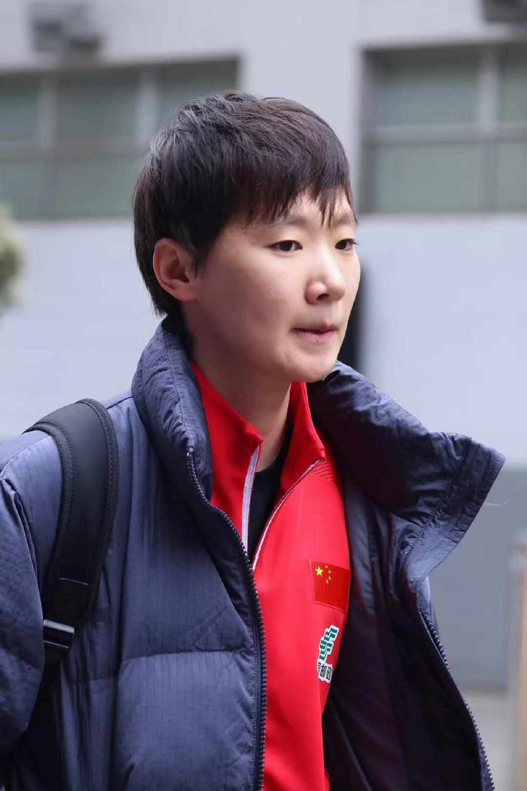 伦敦团体世乒赛，当地时间昨晚才到达伦敦入住酒店的王曼昱，今天上午已经开启正式第一