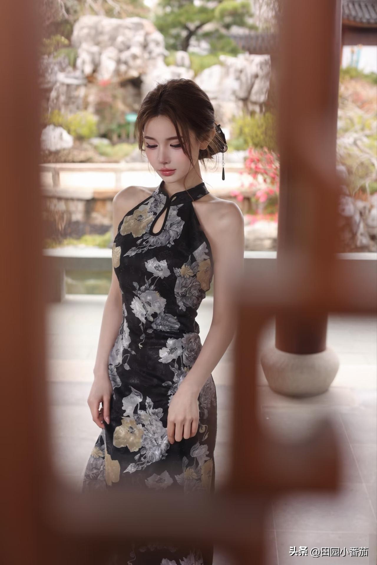 思念无声
却震耳欲聋
四下无人
却满心是你
东方气质美人