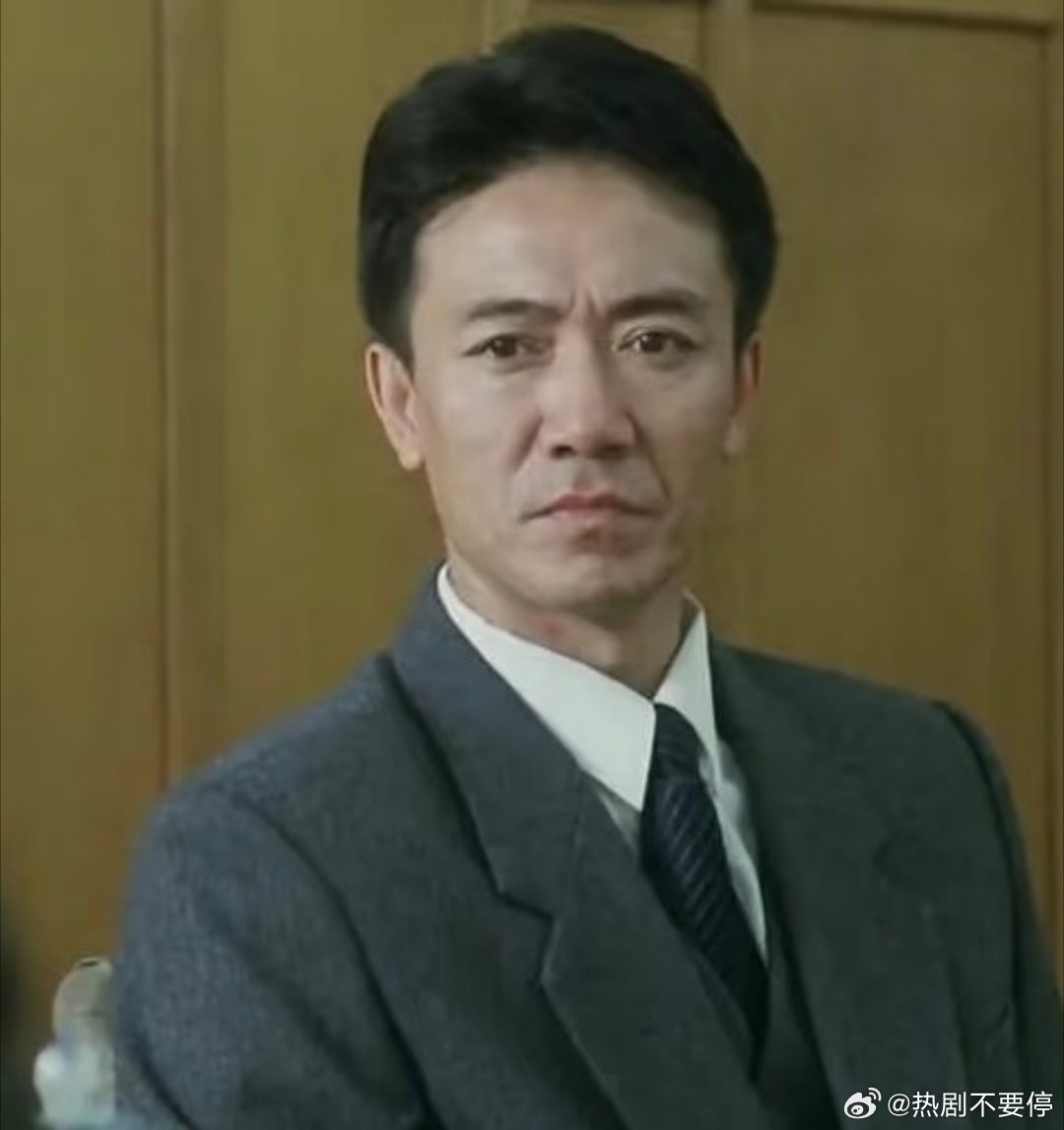 现在发现，李幼斌的长相很抗老，老了也能帅得很依旧李幼斌 法拉利老了会变成意大利炮