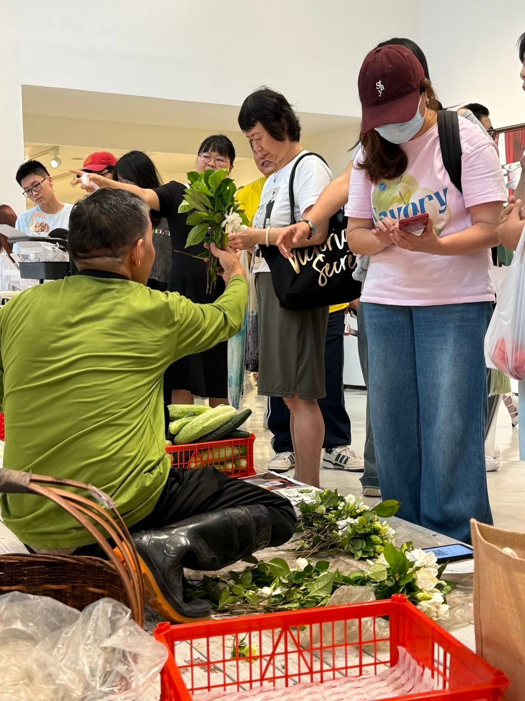 艺术馆里的菜摊子—艺术助农 