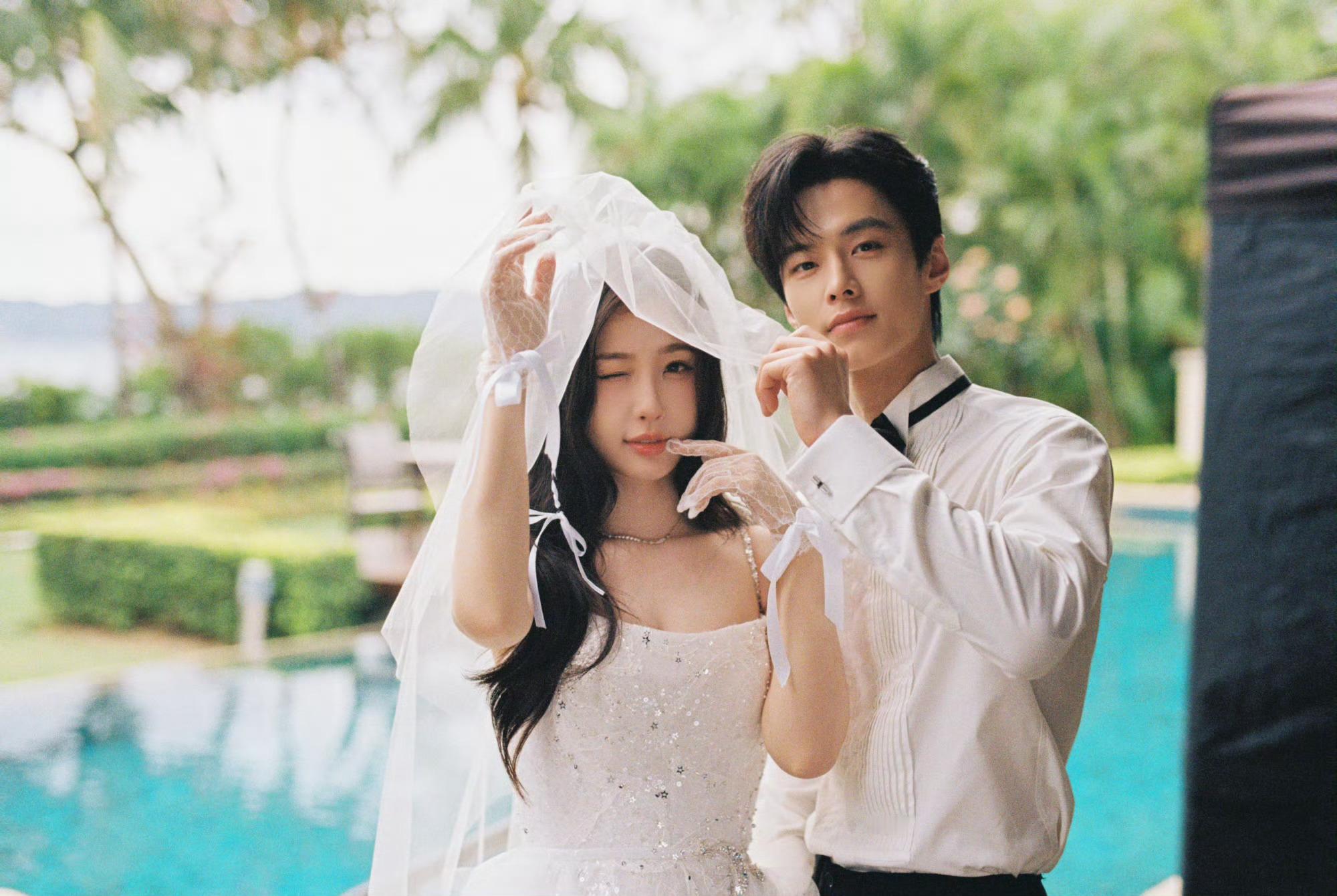 暮暮朝朝童话故事的最后暮暮朝朝从此过上了幸福美满的生活 幸福和快乐是结局 