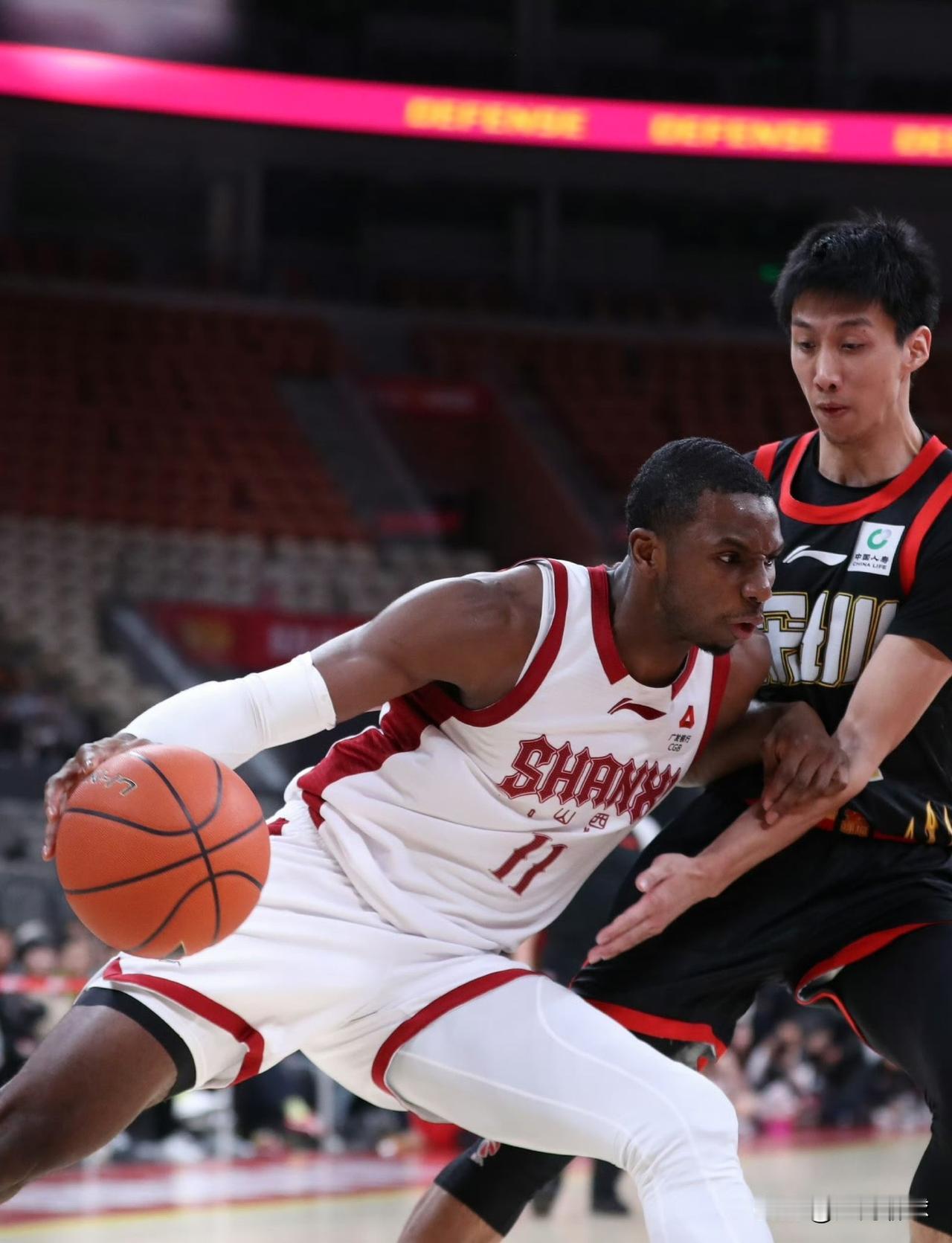 迪亚洛燃尽所有只为山西男篮，在面对状态下滑到山西男篮，迪亚洛没有选择离开，几乎一