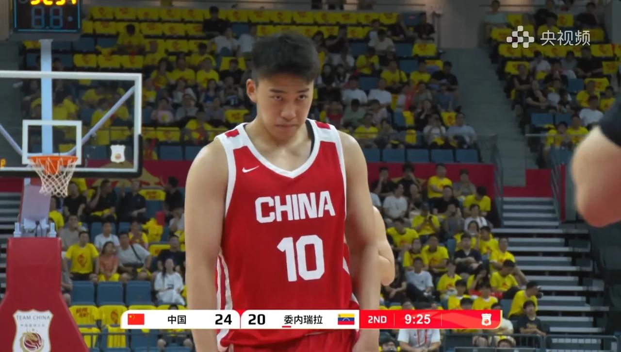 未来可期！王俊杰被当成中国男篮核心培养！

20岁的王俊杰在中国男篮近两场热身赛