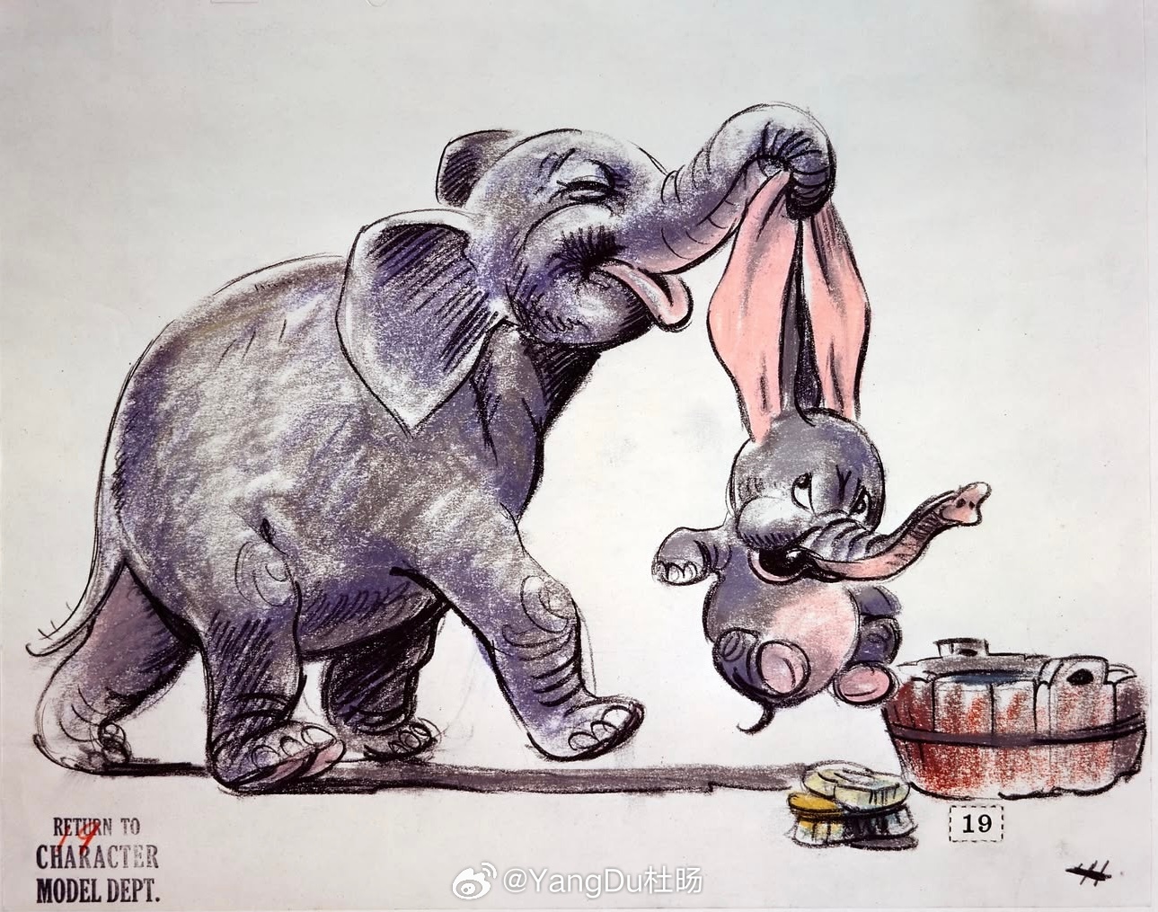 今天是迪斯尼电影Dumbo《小飞象》上映85周年。时光飞逝！今天，我们通过一组来