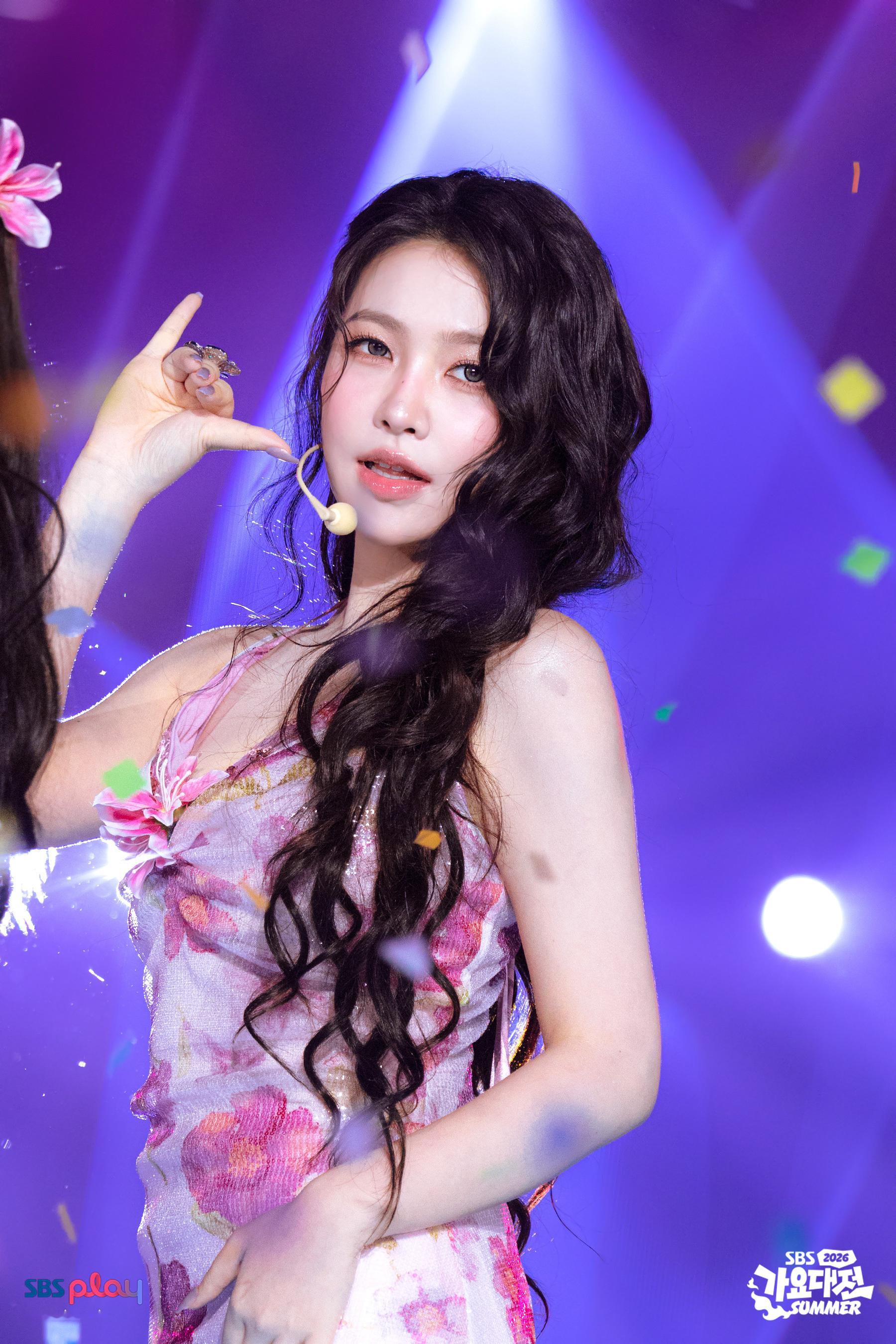 YERI 🌊金艺琳 蔚蓝之春徐安娜 260813 SBS夏日歌谣大战现场图 