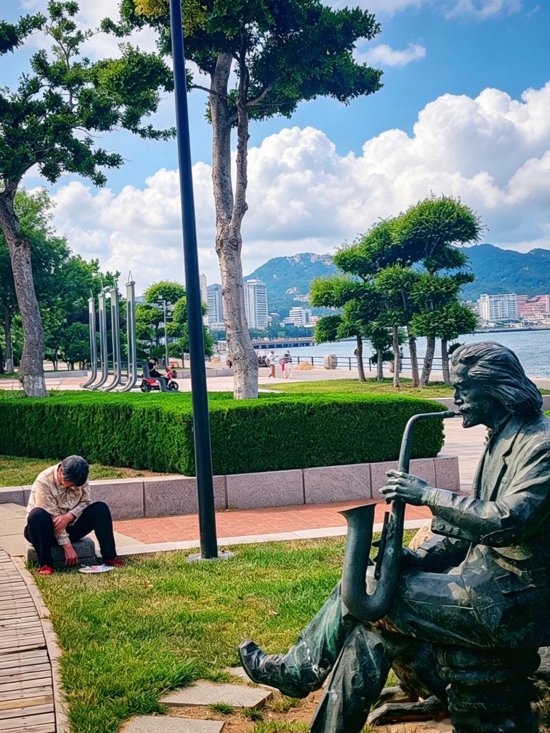 用眼睛寻找美丽 音乐悦耳，老人听睡着了……江南天天拍江南手影好摄天下 威海