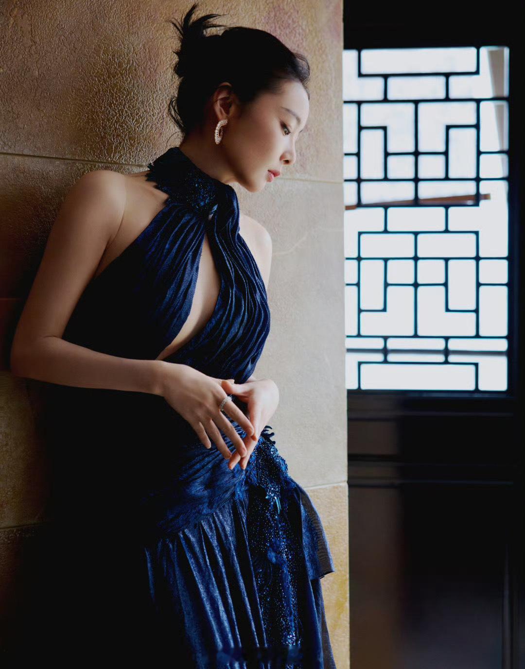 #高叶百花奖哭了#真诚又努力的女演员，以后会越来越好！高叶好棒。也期待高叶解锁更