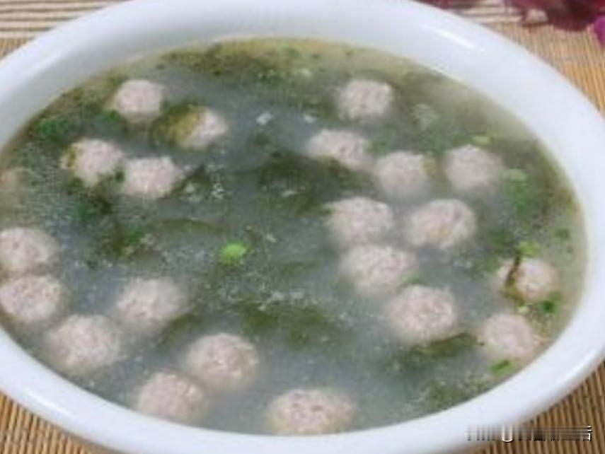 #秋日生活日记#肉丸子汤，这道看似简单的家常美味，实则蕴含着烹饪的精髓与无尽的味