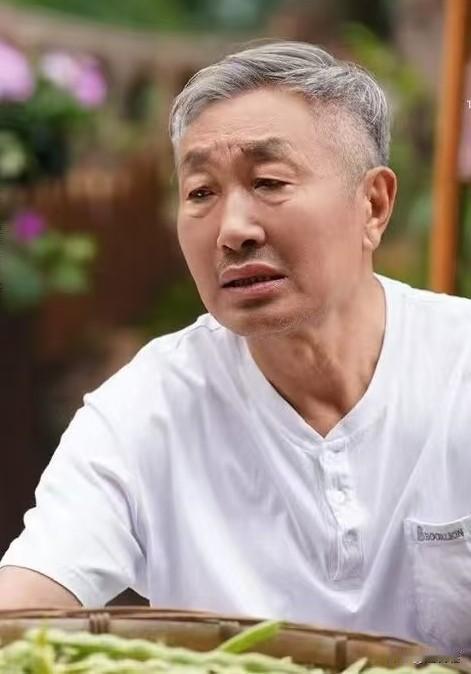 《乌蒙深处》，杜源饰演麻青蒿的爹，剧情有点夸张或者不太符合预期，只要他一出场，整