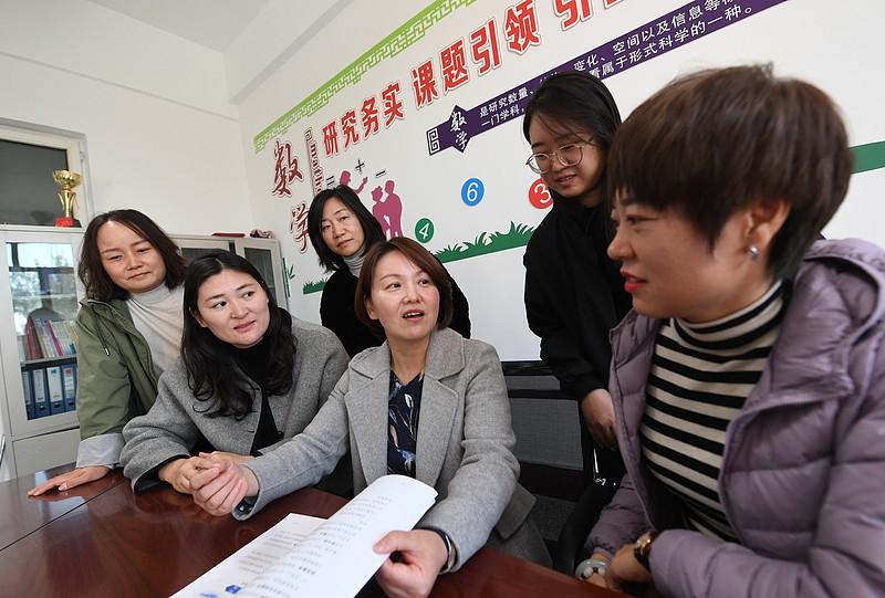 职称新政炸锅：班主任年限成硬门槛，学校却只让几个人当班主任，普通老师怎么办？
