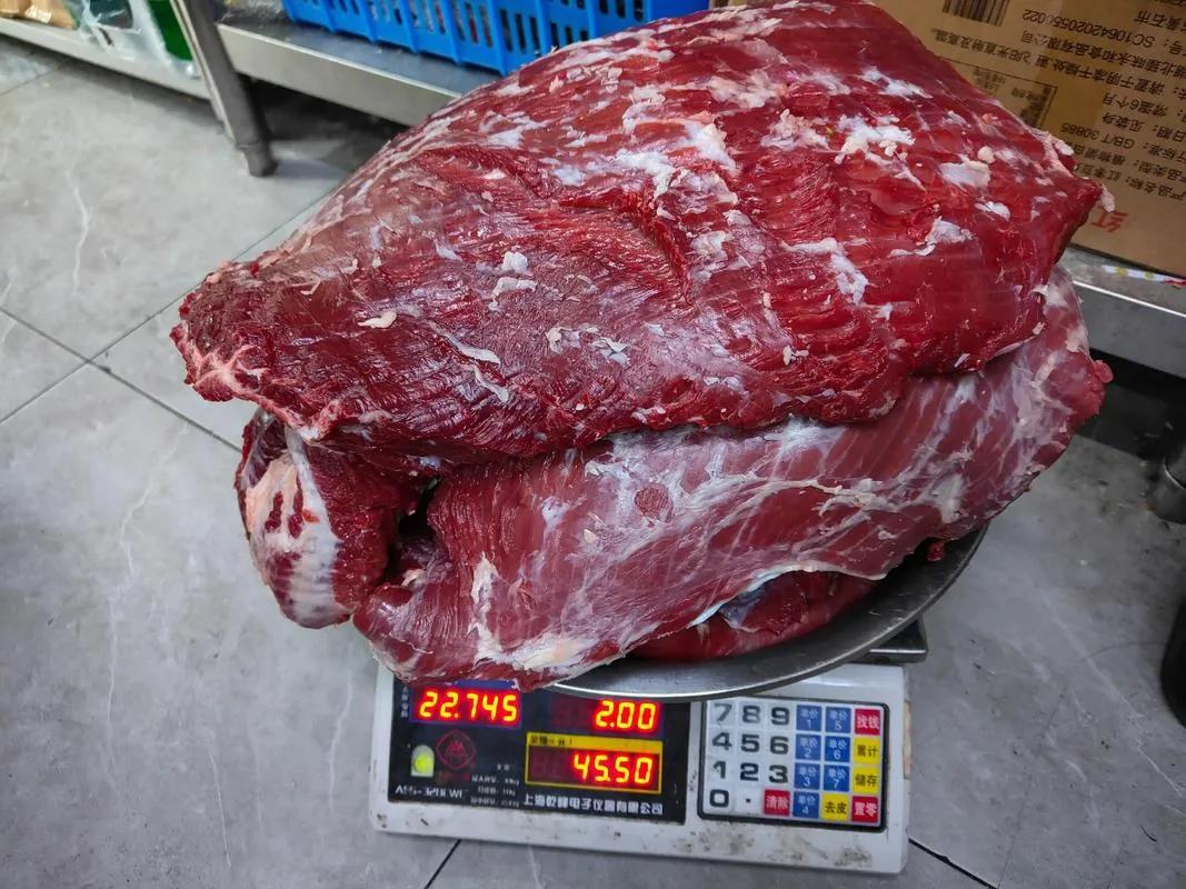中国对进口牛肉实施关税配额管理，是符合世界贸易组织规则、保障国内产业健康发展的常