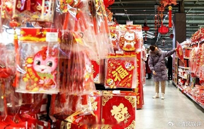 春节申遗成功后第一批受益者出现了  以前外国友人不太了解，现在中国的年味儿算是出