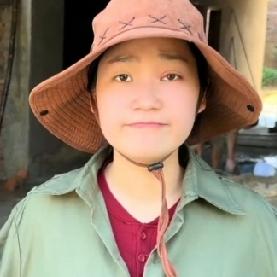 小松和秋秋在越南省城安沛建民宿11号封顶，日子定下来，工程队已经找到，还有直播卖