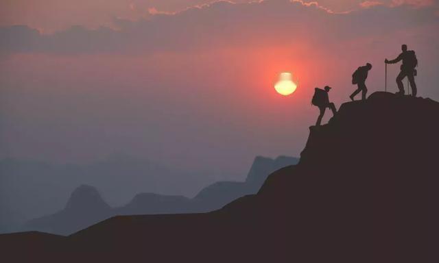 舞台再大，你不上台，永远是个观众；平台再好，你不参与，永远是局外人；能力再大，你