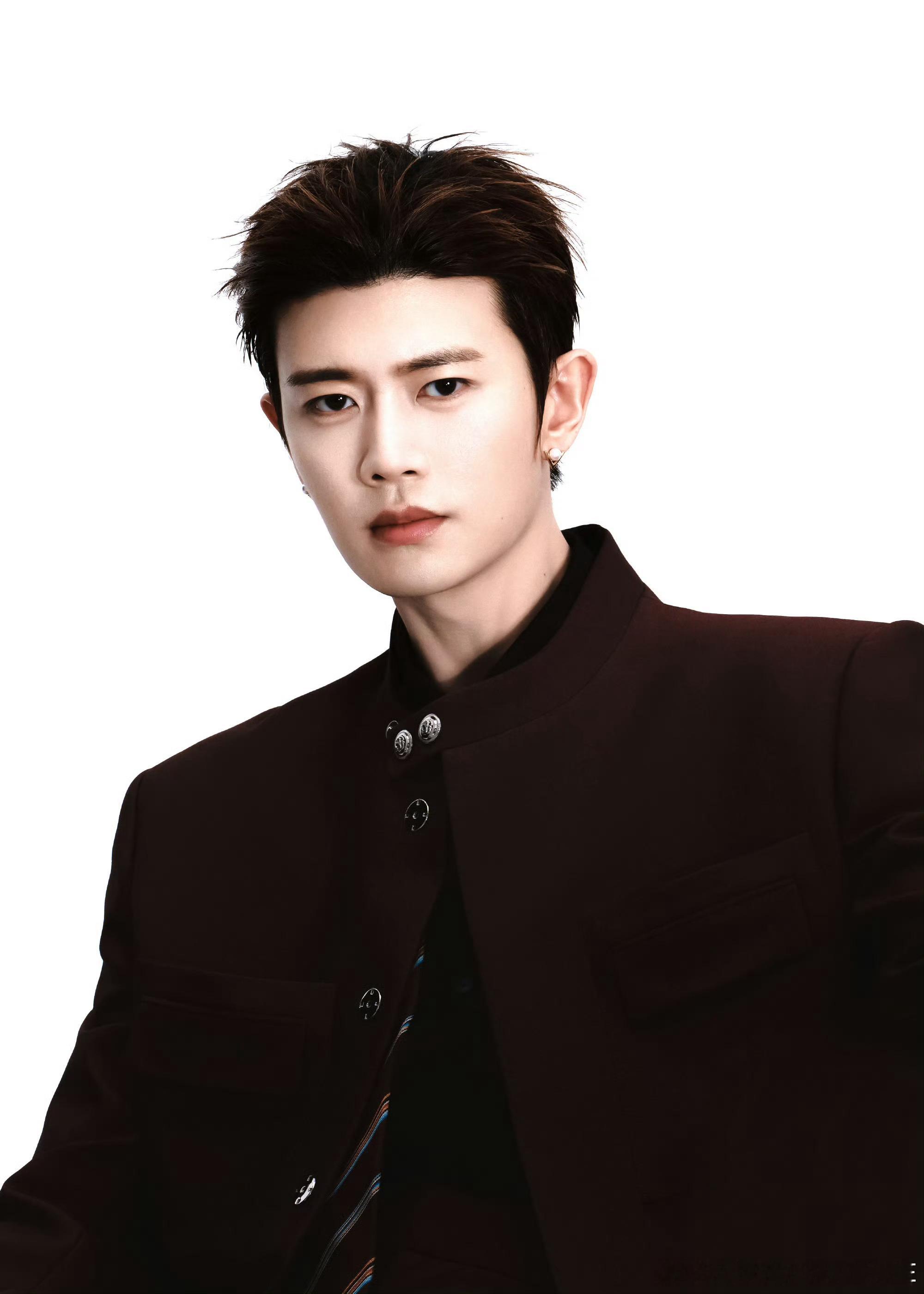 任嘉伦 ♾️066风帆🅁·🄹·🄻♡任嘉伦，喜欢你呀，♡像一颗奶糖从眉间甜到