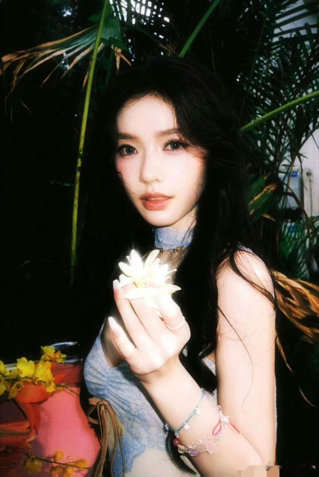 林允是一众星女郎里为数不多懂得感恩的人，主动卖力宣传《功夫女足》，还特意包场支持