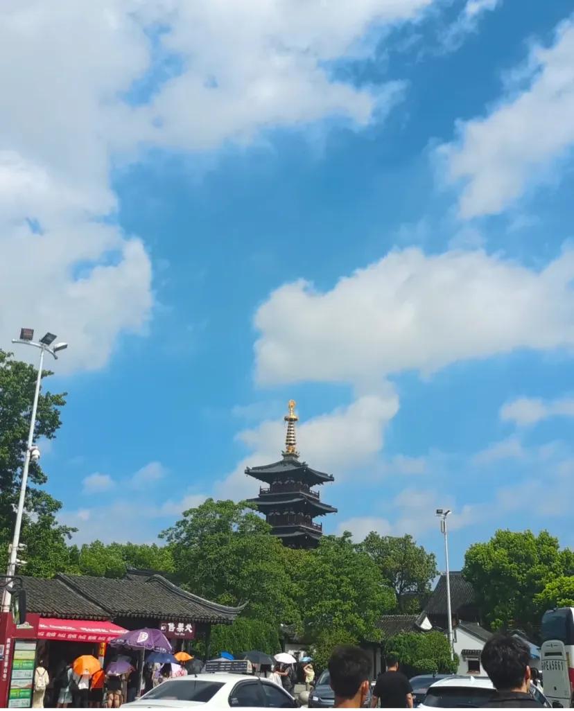 我们这一代没有压力吗???
今天上完厕所回来，家里人在聊工作，大伯说他同学是教师