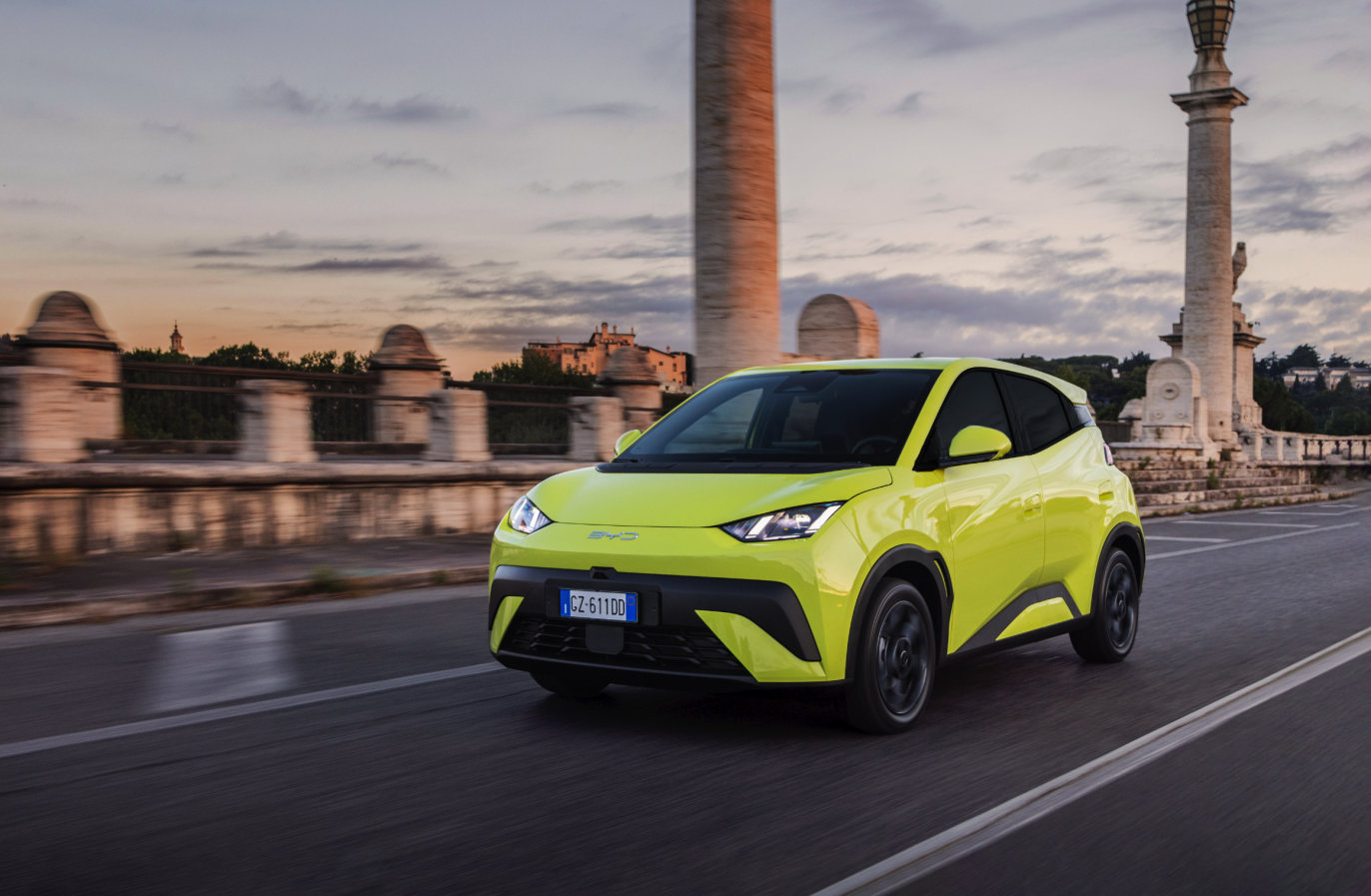 关注新能源汽车市场的话，2025年比亚迪的成绩肯定绕不开，225.7万辆的纯电销