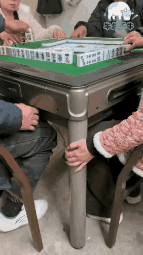 为什么不能让自己老公去茶馆打麻将，大家懂了吧?
男人一旦去茶馆打麻将，
输了也是