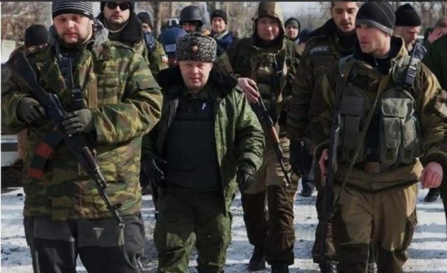 俄乌冲突持续至今，许多人产生疑问：俄罗斯拥有百万正规军且装备齐全，为何还要花钱雇