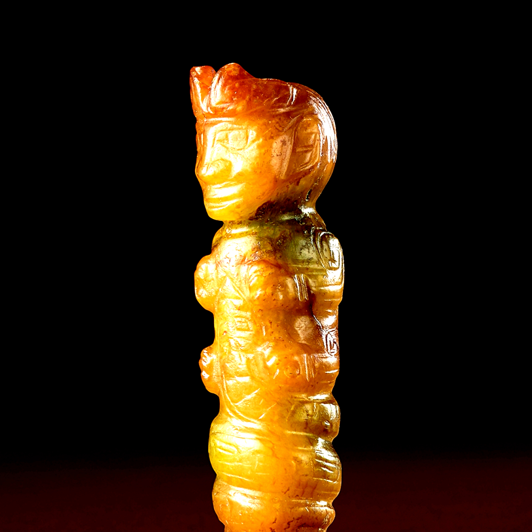 随想杂感 识古玉，看光气，看纹饰，看雕工，观器型，瞅沁色，说起来挺容易，真要上“