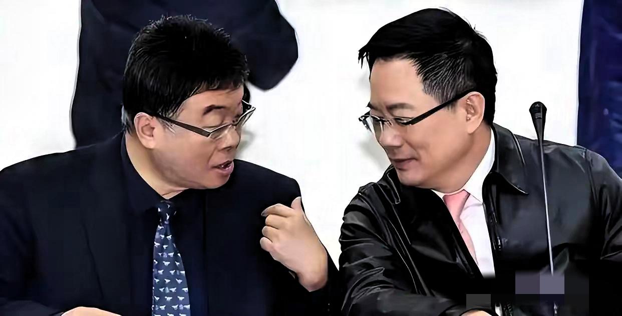台灣的評論舞台，少了一個蔡正元是令人很不適應的。
 
政坛上的交情，往往比战场上