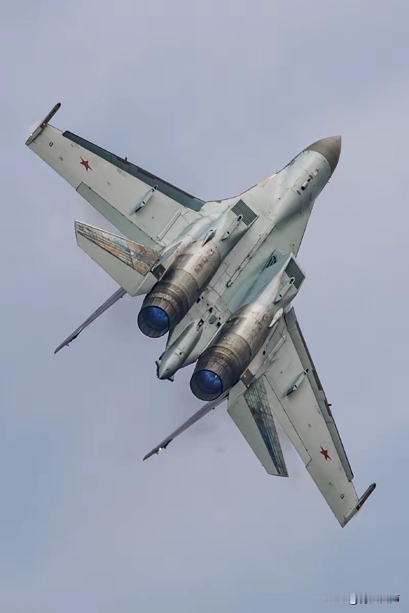 越南空军最近为换代战机犯了难，摆在眼前的选择有三款：法国“阵风”、俄罗斯“苏-5