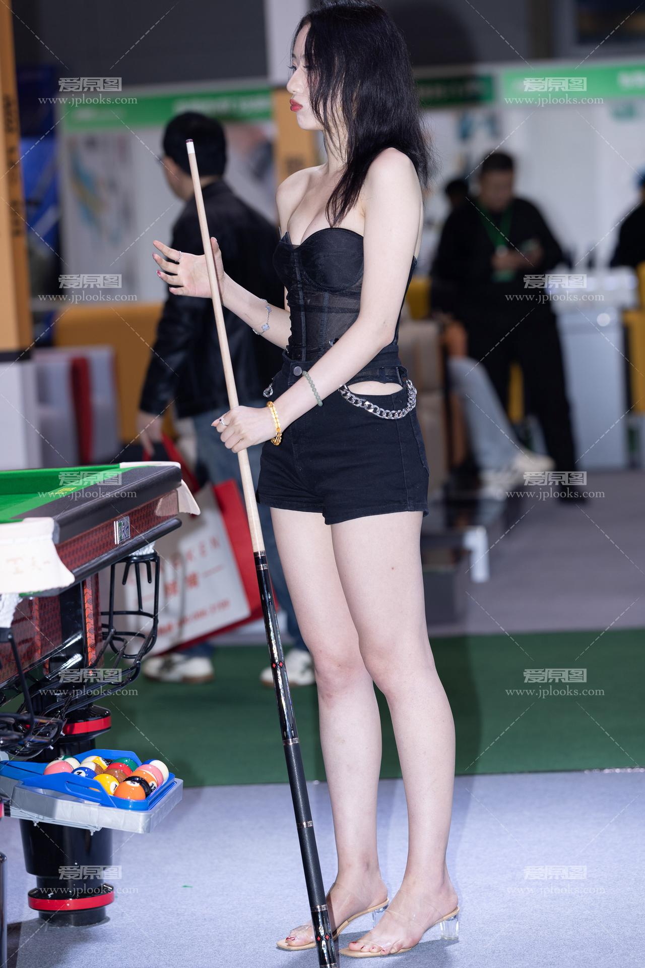 辣妹穿搭 大长腿 高跟鞋 御姐 好身材好气质