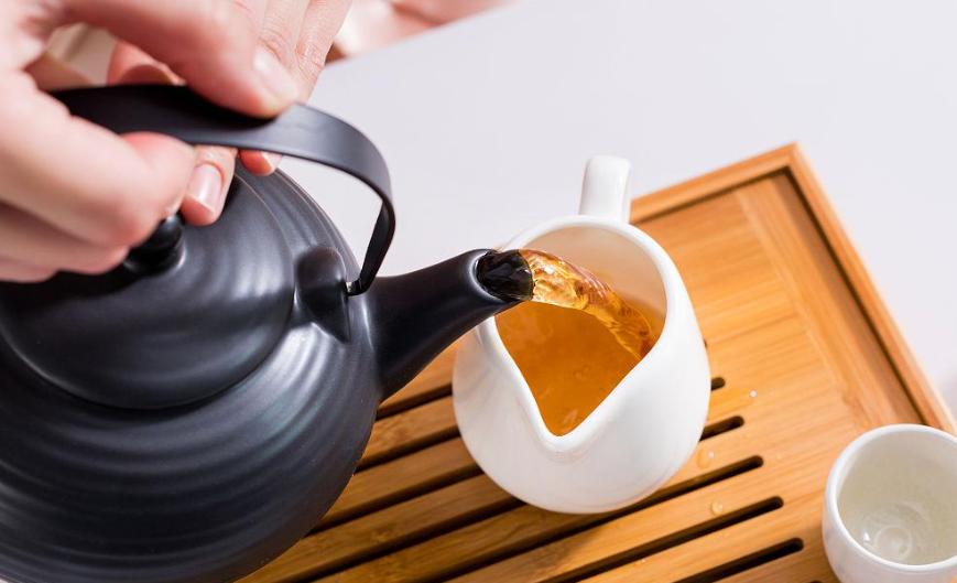 56岁大妈肺衰竭就医，平时爱喝茶不抽烟，丈夫：她就是不听劝！

随着人们对健康生